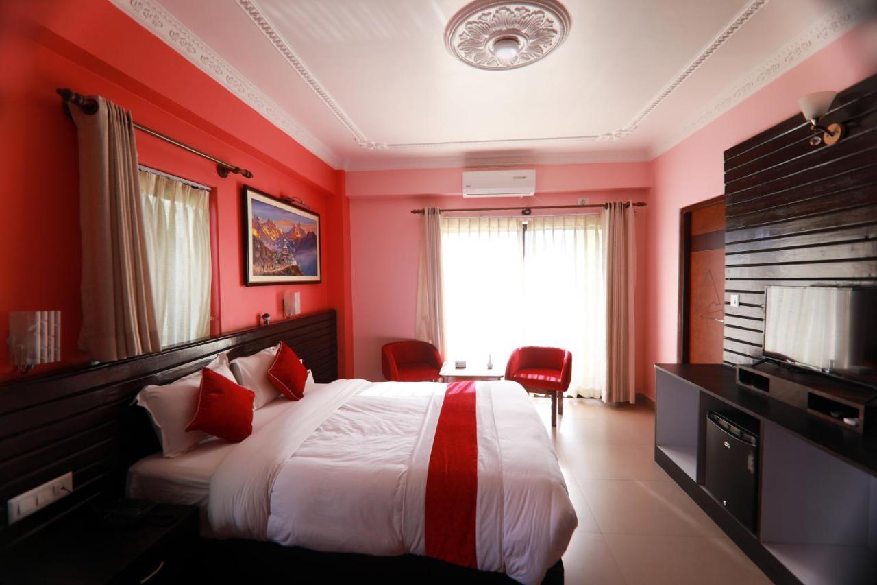 Hotel Task International Pokhara Extérieur photo