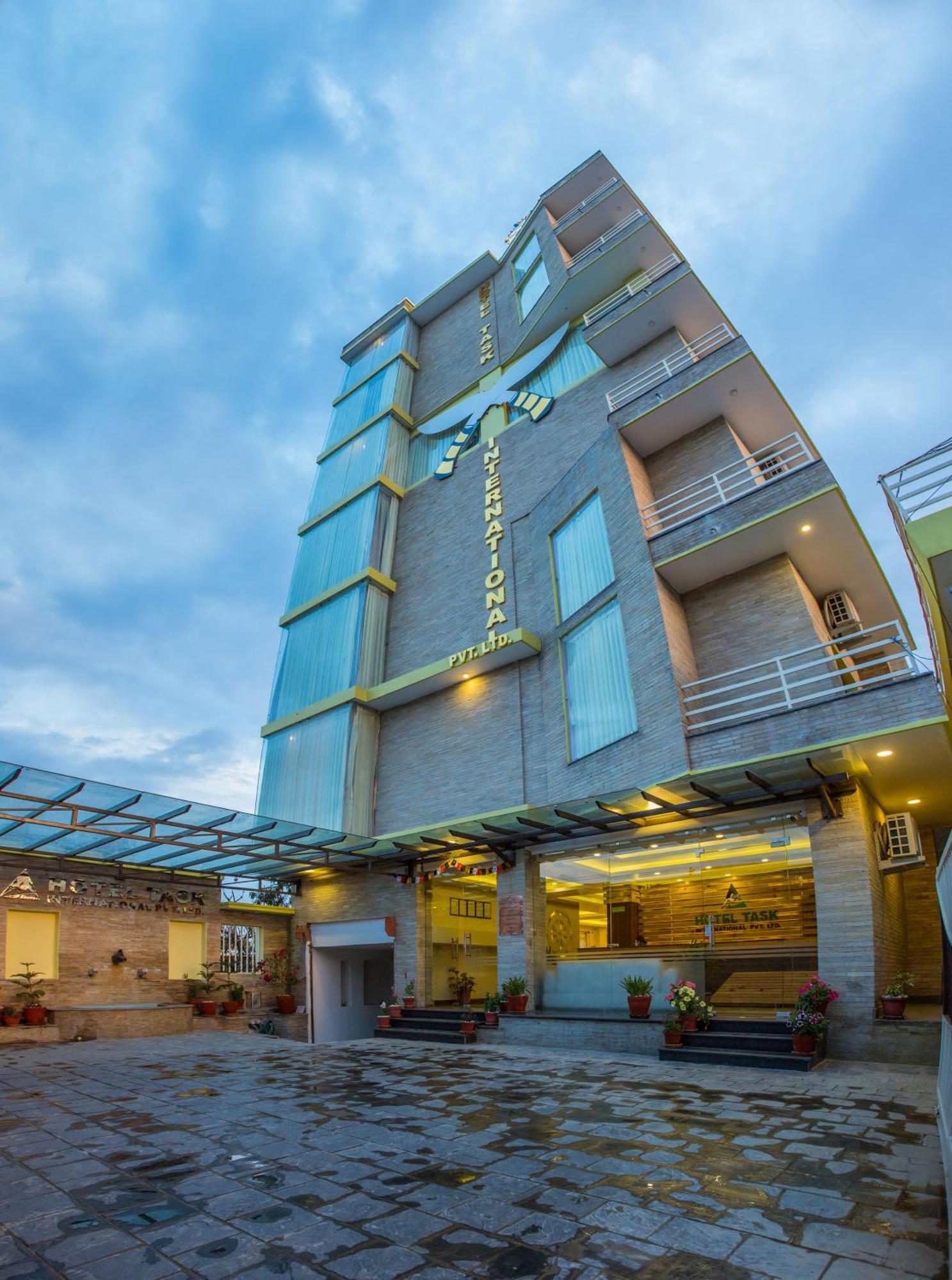 Hotel Task International Pokhara Extérieur photo