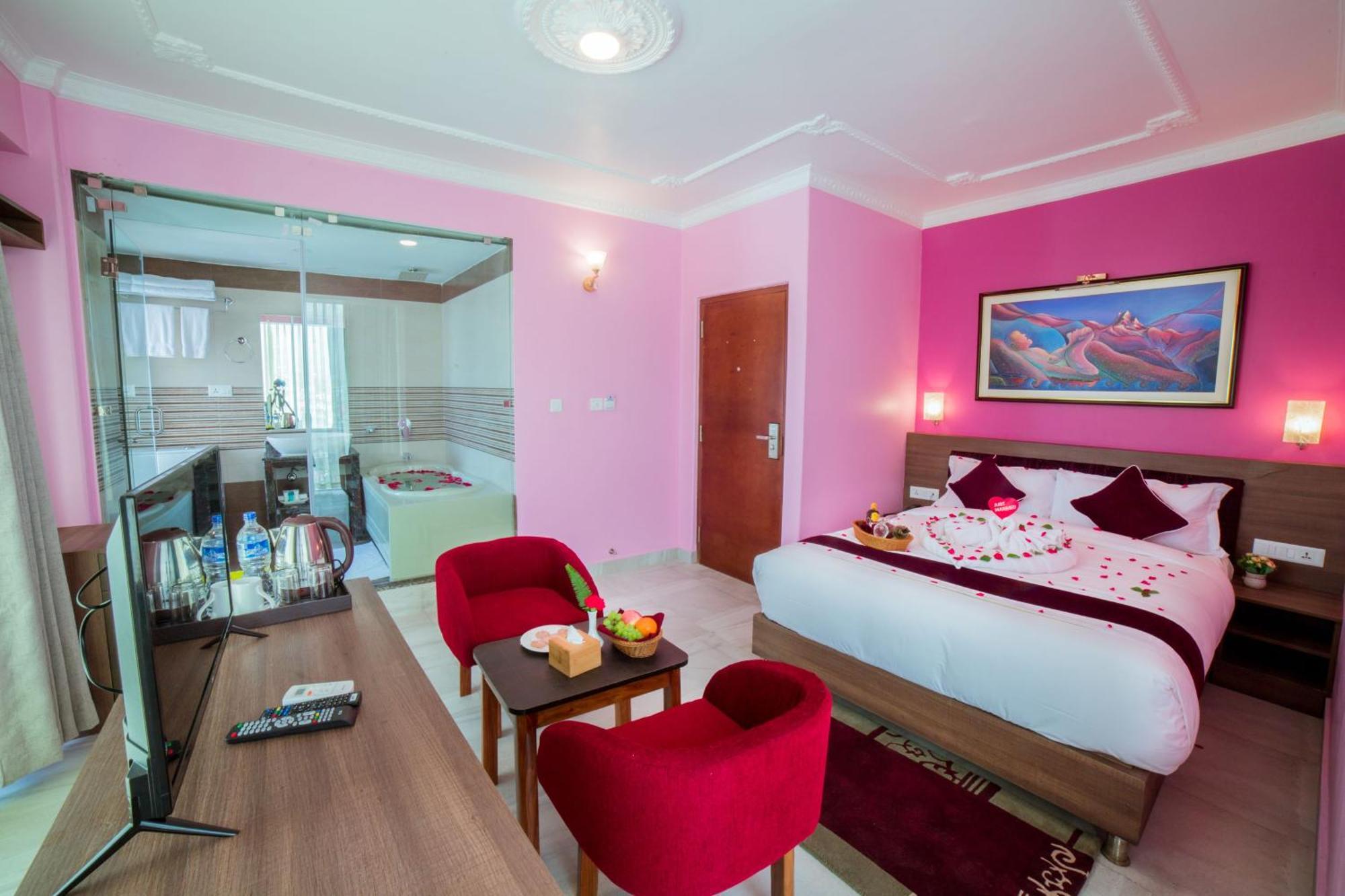 Hotel Task International Pokhara Extérieur photo