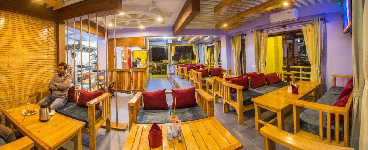 Hotel Task International Pokhara Extérieur photo